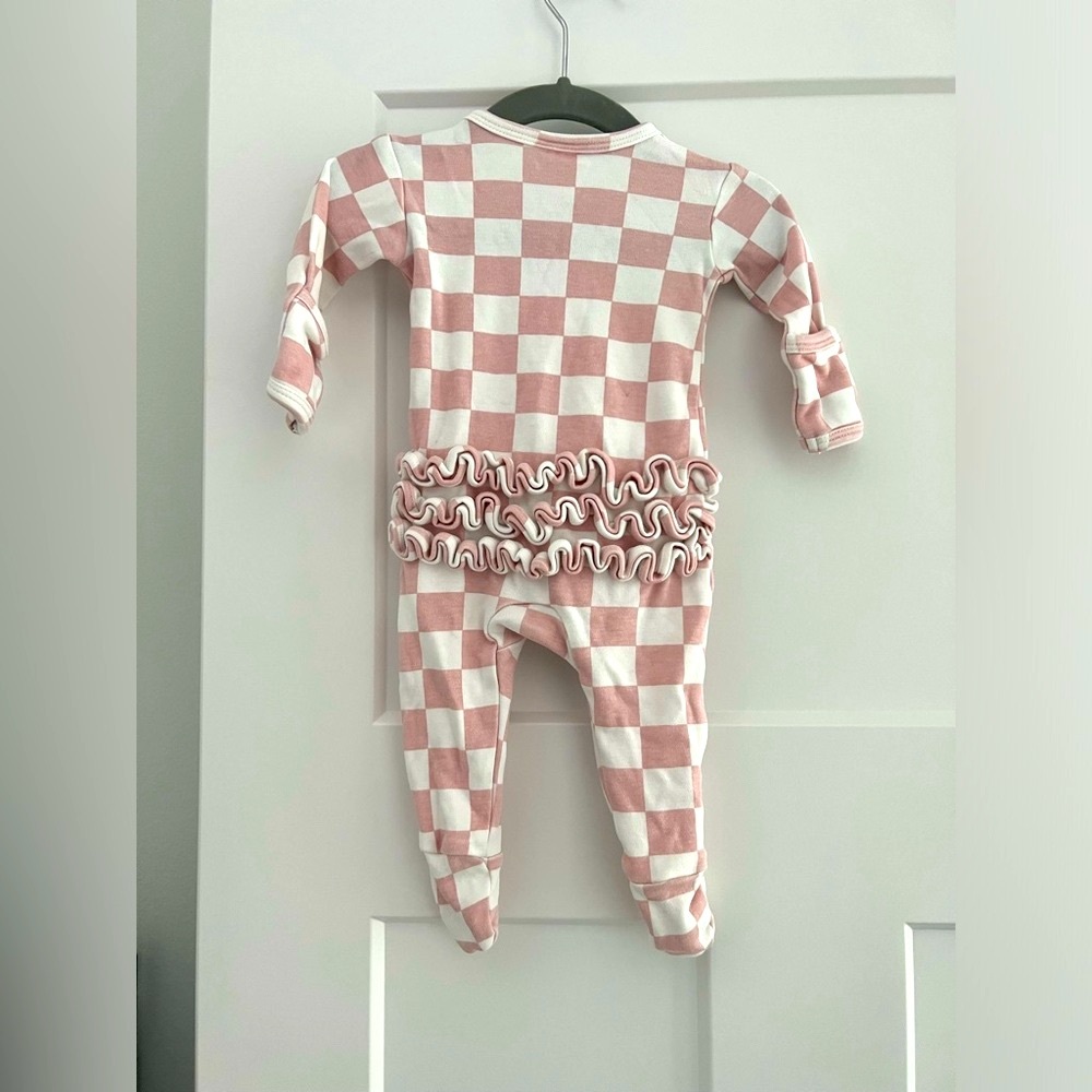 SIIX Zipper Onesie with ruffle butt